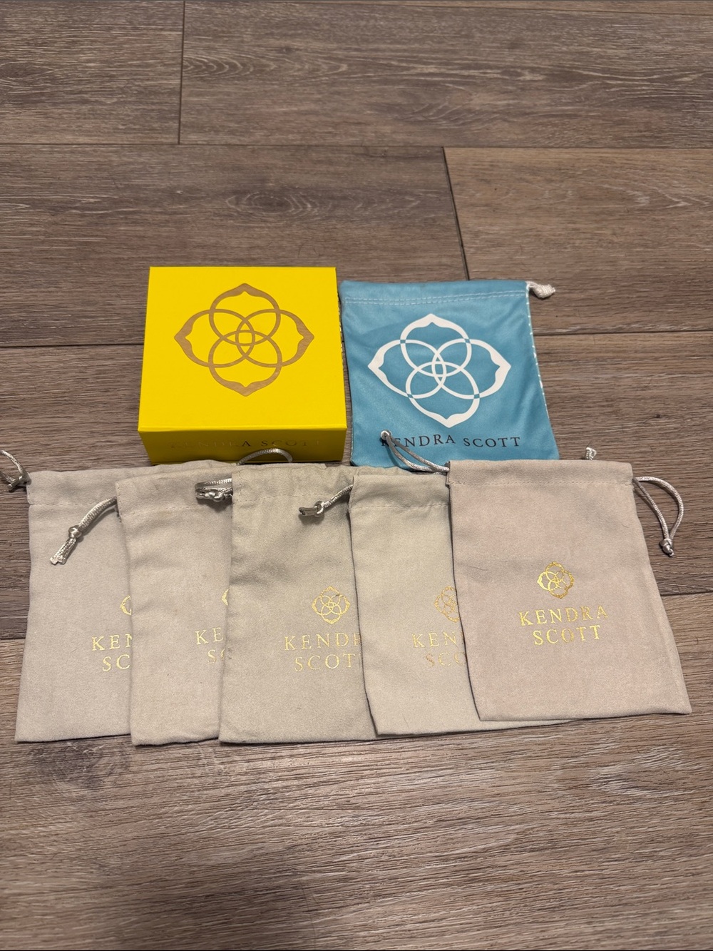 Kendra Scott bundle